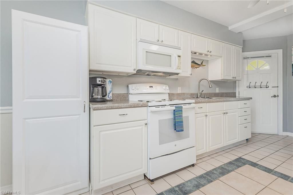 3211 Stringfellow Rd, Unit 104, Saint James City, FL 33956 Photo