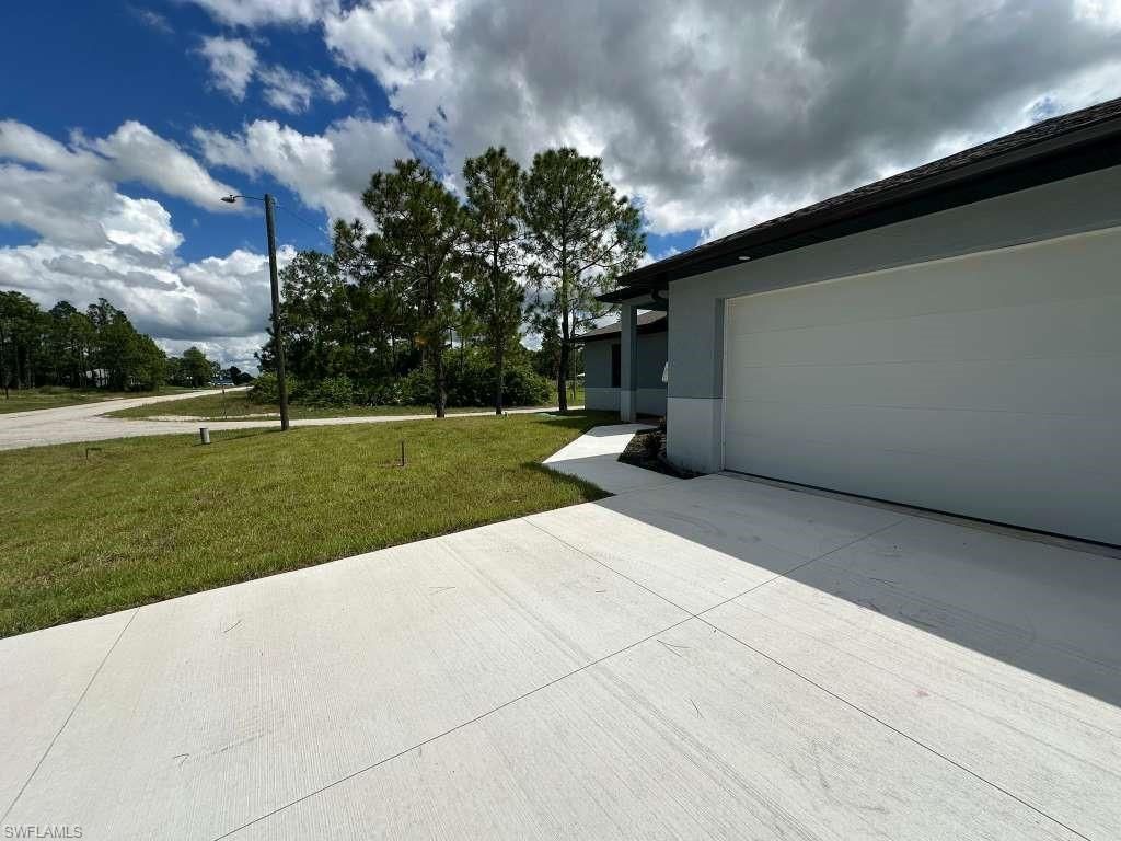 672 Nimitz Blvd, Lehigh Acres, FL 33974 Photo
