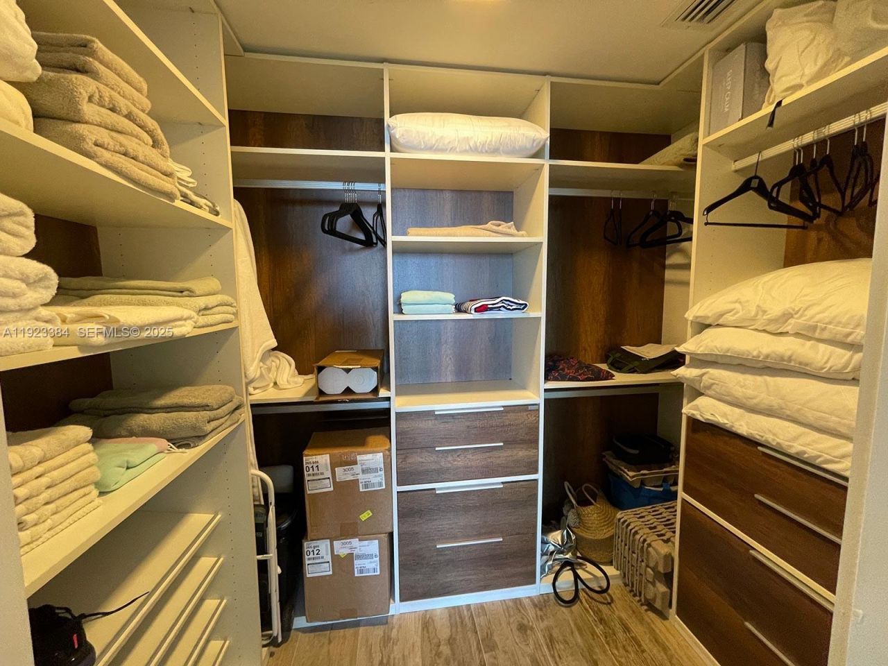 650 NE 32nd St, Unit 3005, Miami, FL 33137 Photo