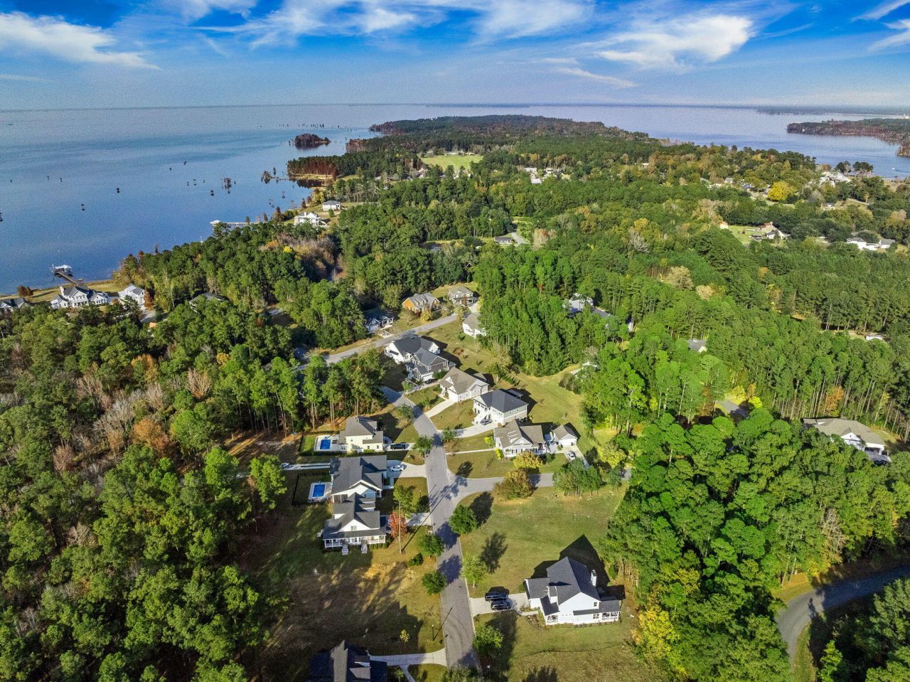 201 Summer Breeze Way Photo 13