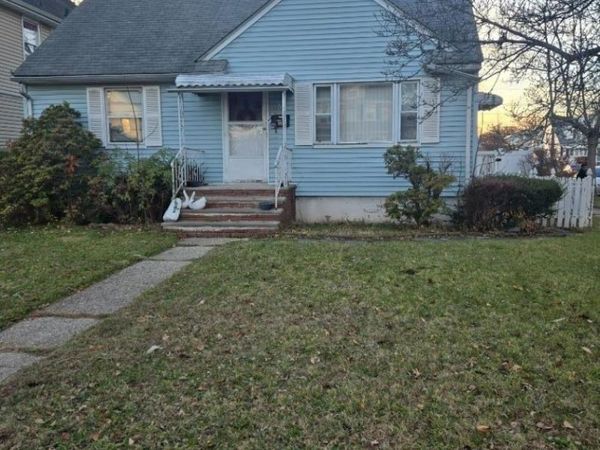 502 Drake Ave, Roselle, NJ 07203