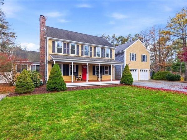 109 Great Pines Dr, Mashpee, MA 02649