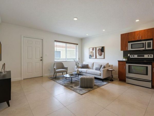 1856 NE 46th St, Unit F7, Fort Lauderdale, FL 33308