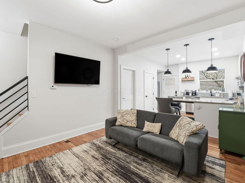 395 W 2nd Avenue, Columbus, OH 43201 Photo 9