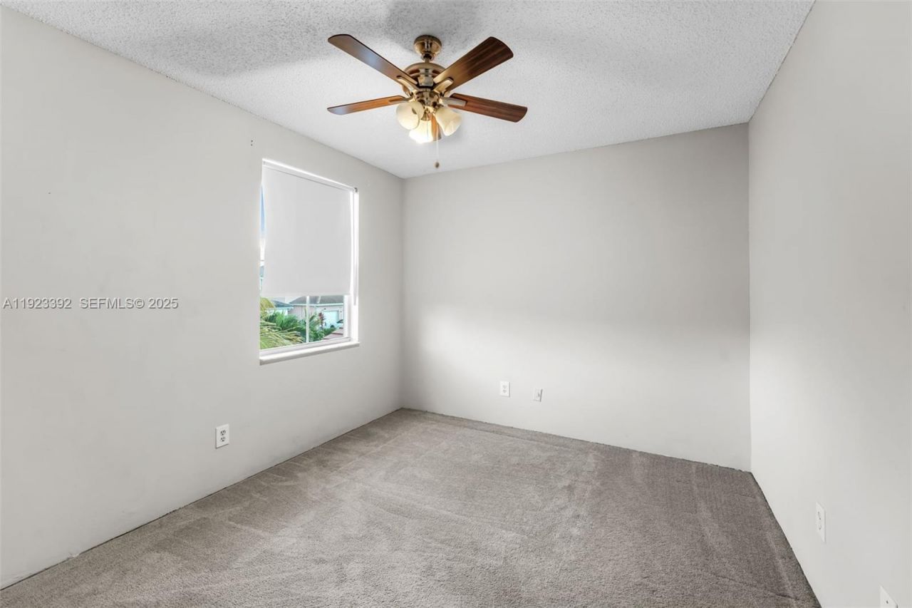 2110 NW 190th Ave, Pembroke Pines, FL 33029 Photo