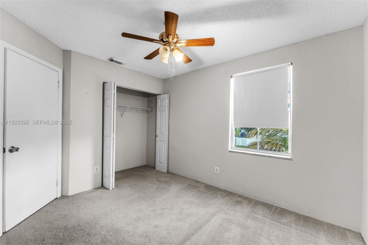 2110 NW 190th Ave, Pembroke Pines, FL 33029 Photo