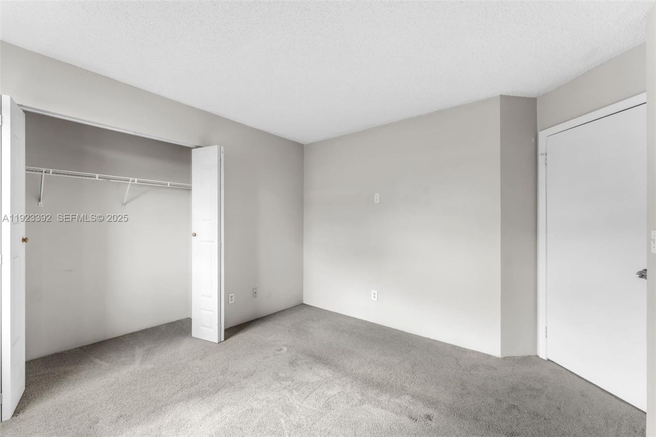 2110 NW 190th Ave, Pembroke Pines, FL 33029 Photo