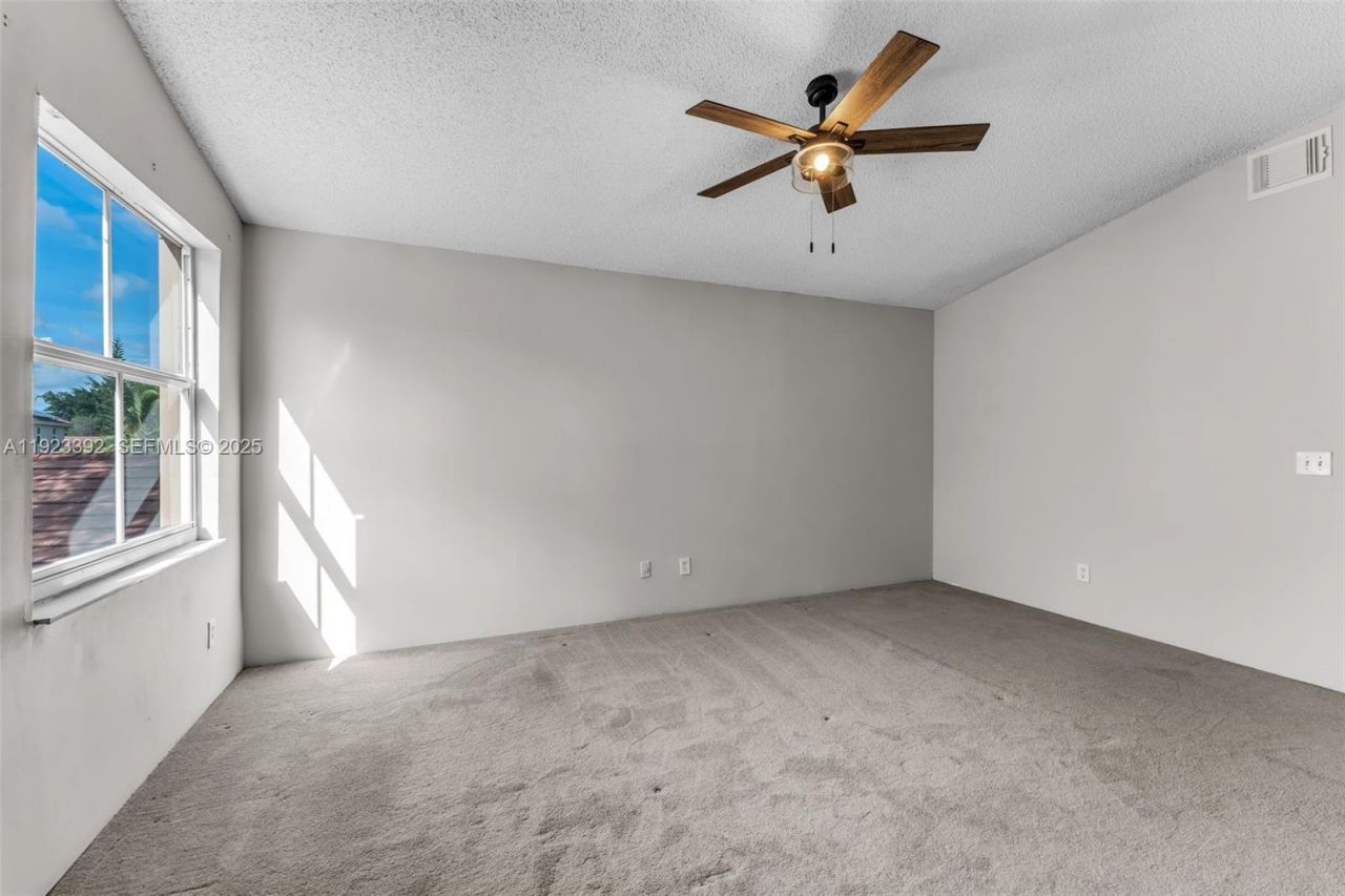 2110 NW 190th Ave, Pembroke Pines, FL 33029 Photo