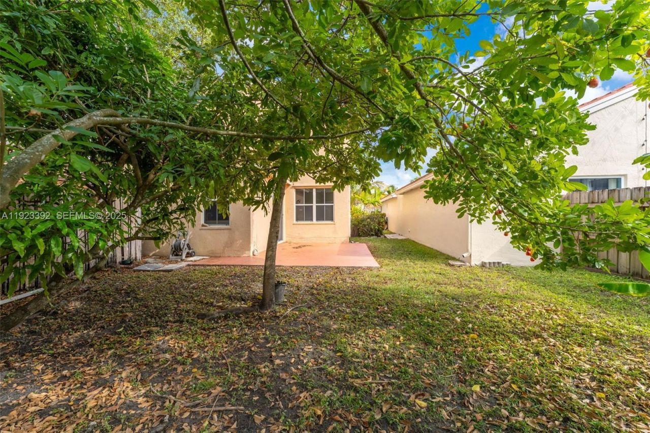 2110 NW 190th Ave, Pembroke Pines, FL 33029 Photo