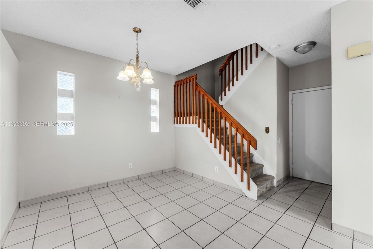 2110 NW 190th Ave, Pembroke Pines, FL 33029 Photo