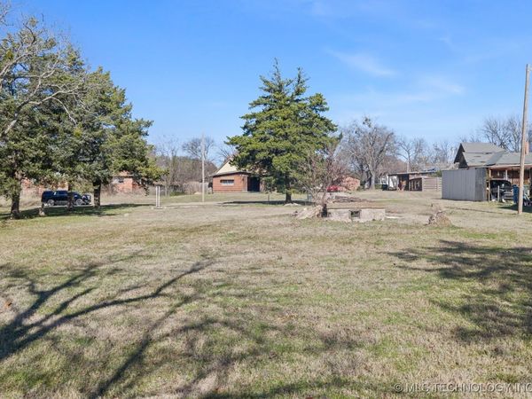 504 E Cherokee Street , Marietta, OK 73448