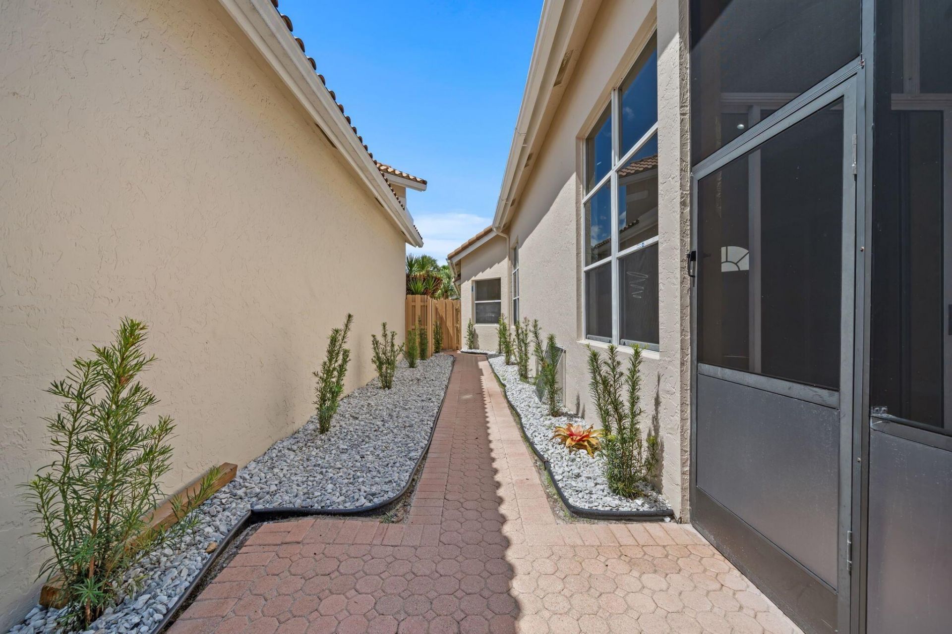 6682 NW 25th Way, Boca Raton, FL 33496 Photo