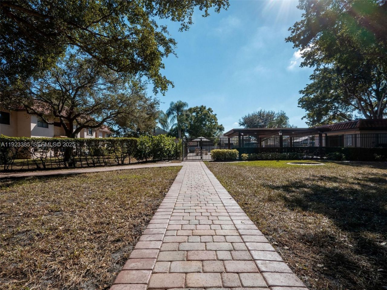 15801 W Waterside Cir, Unit 104, Sunrise, FL 33326 Photo