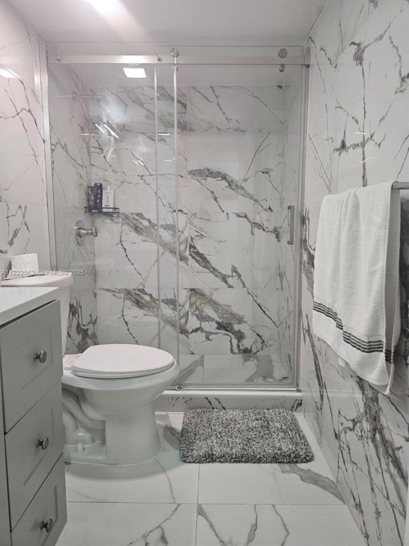 8411 NW 8th St, Unit 111, Miami, FL 33126 Photo