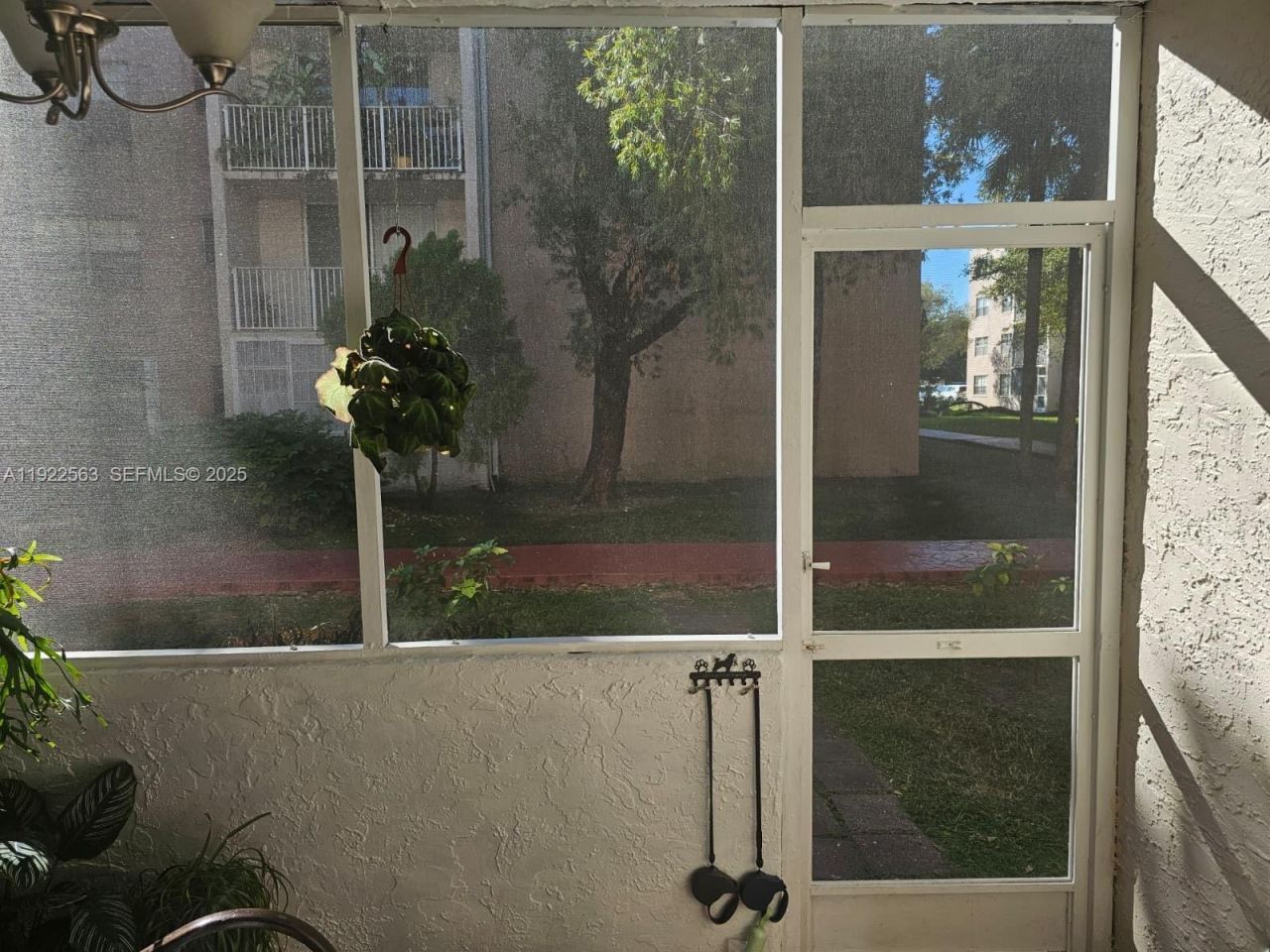 8411 NW 8th St, Unit 111, Miami, FL 33126 Photo