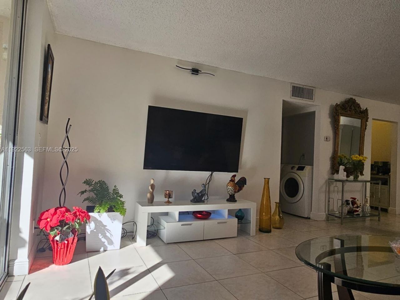 8411 NW 8th St, Unit 111, Miami, FL 33126 Photo