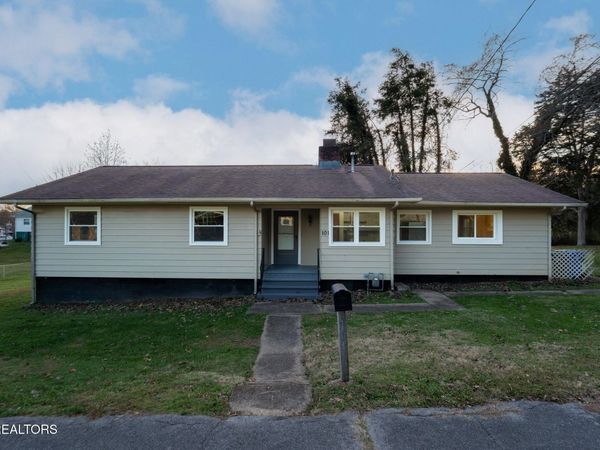 101 Taylor Rd, Oak Ridge, TN 37830