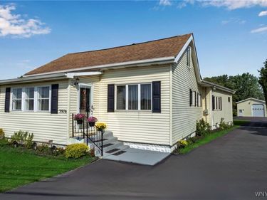 3976 Southwestern Boulevard, Orchard Park, NY 14127