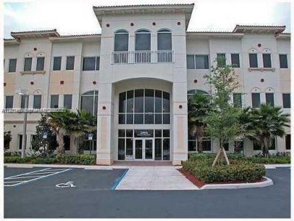 2893 Executive Park Dr, Unit 104, Weston, FL 33331