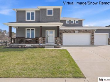 1040 N 104th Street, Lincoln, NE 68527