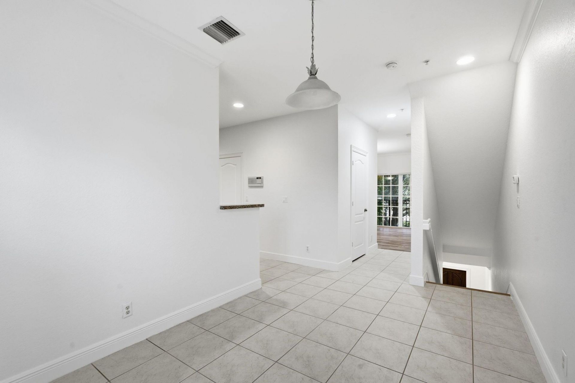 531 S Federal Highway, Unit 14, Lake Worth Beach, FL 33460 Photo