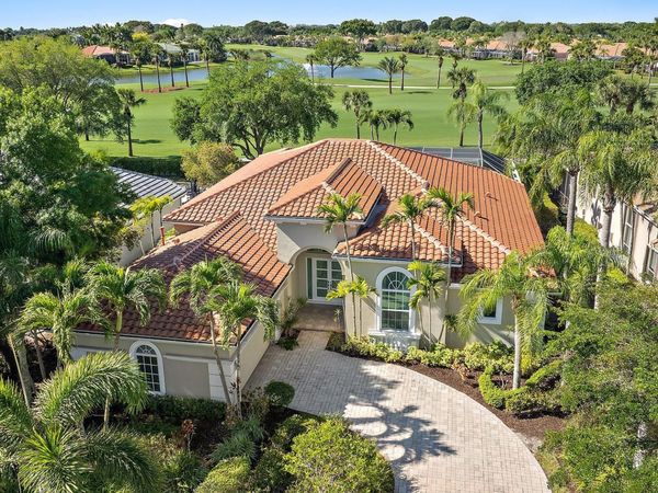 8988 Lakes Boulevard, West Palm Beach, FL 33412