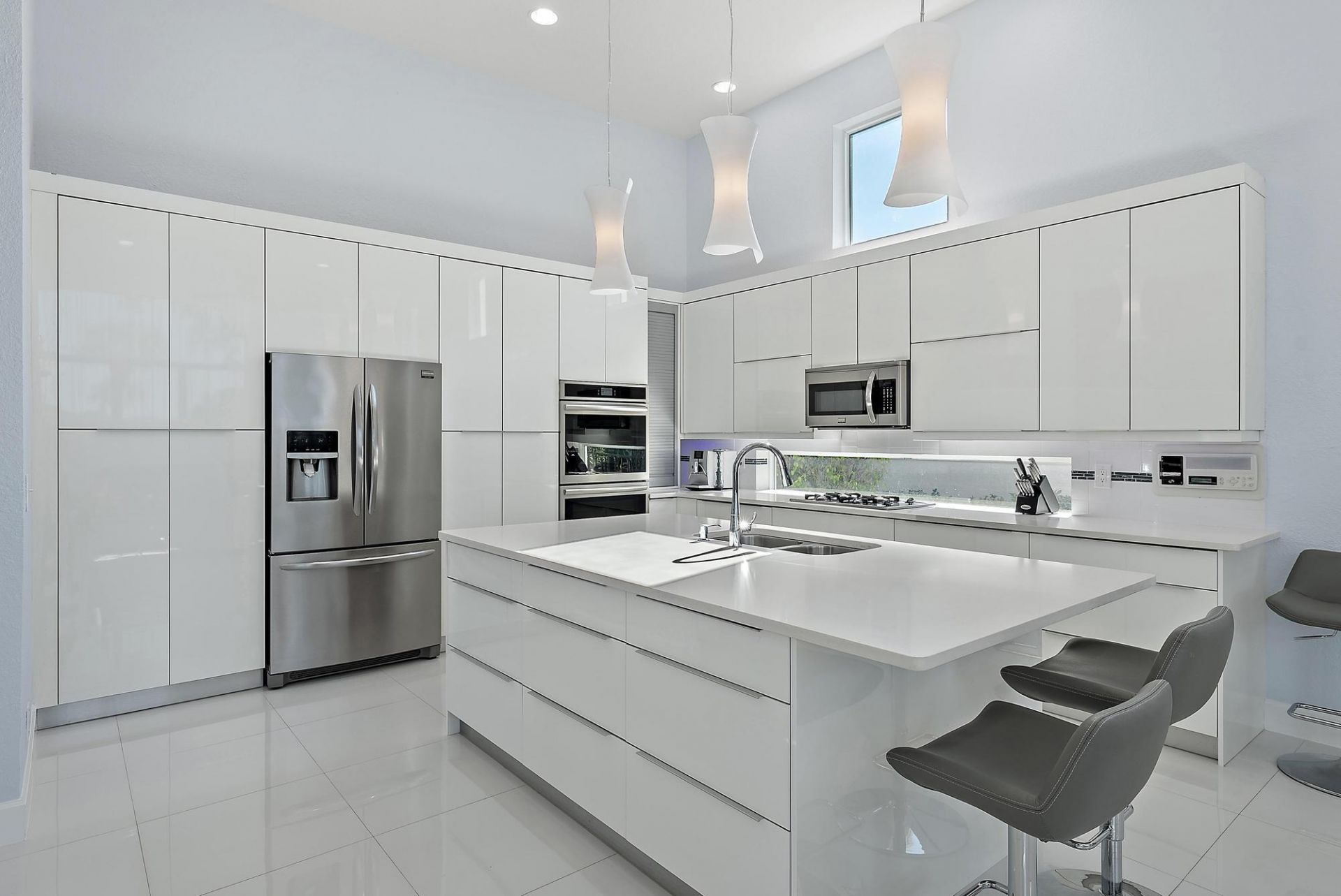 8988 Lakes Boulevard, West Palm Beach, FL 33412 Photo