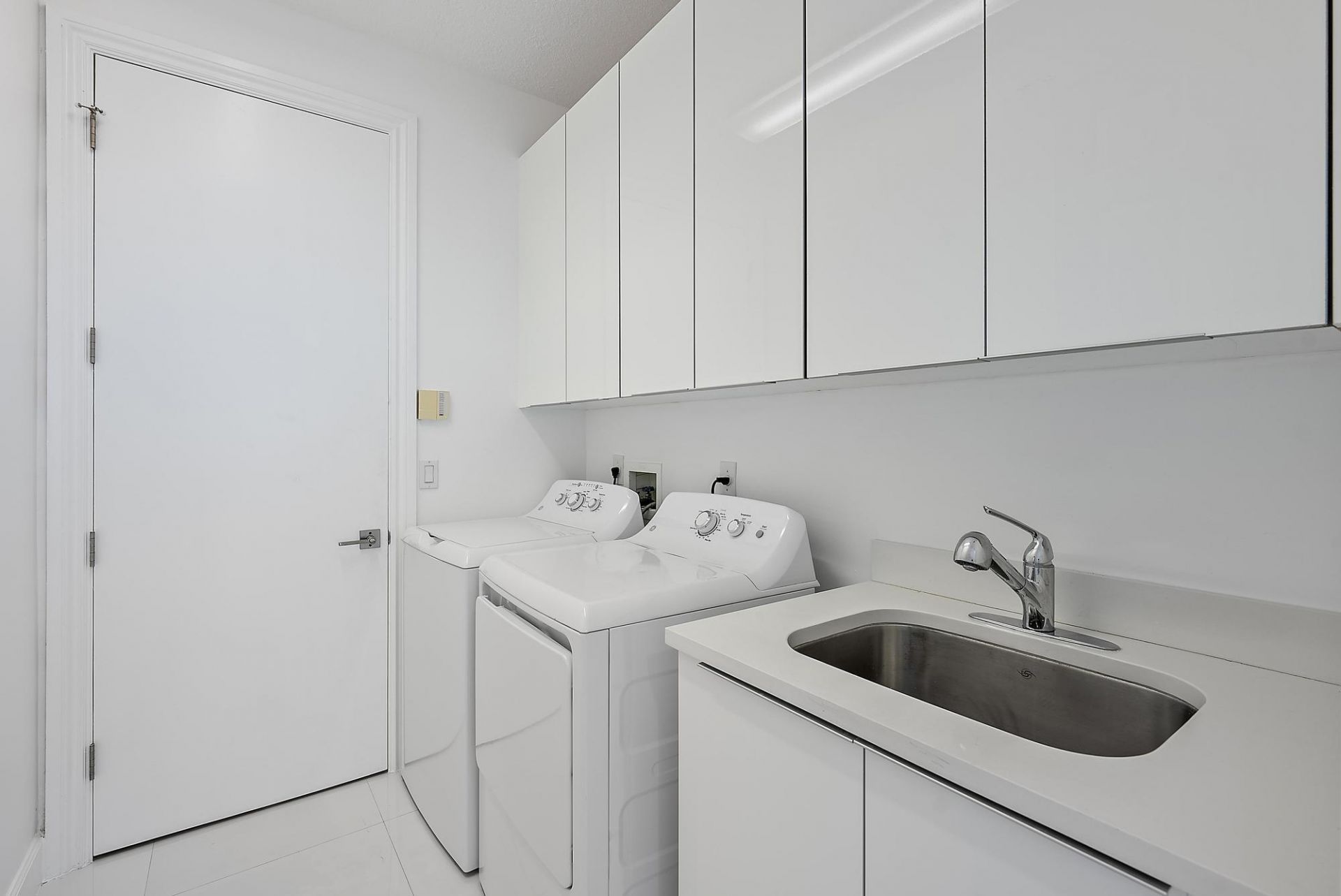 8988 Lakes Boulevard, West Palm Beach, FL 33412 Photo