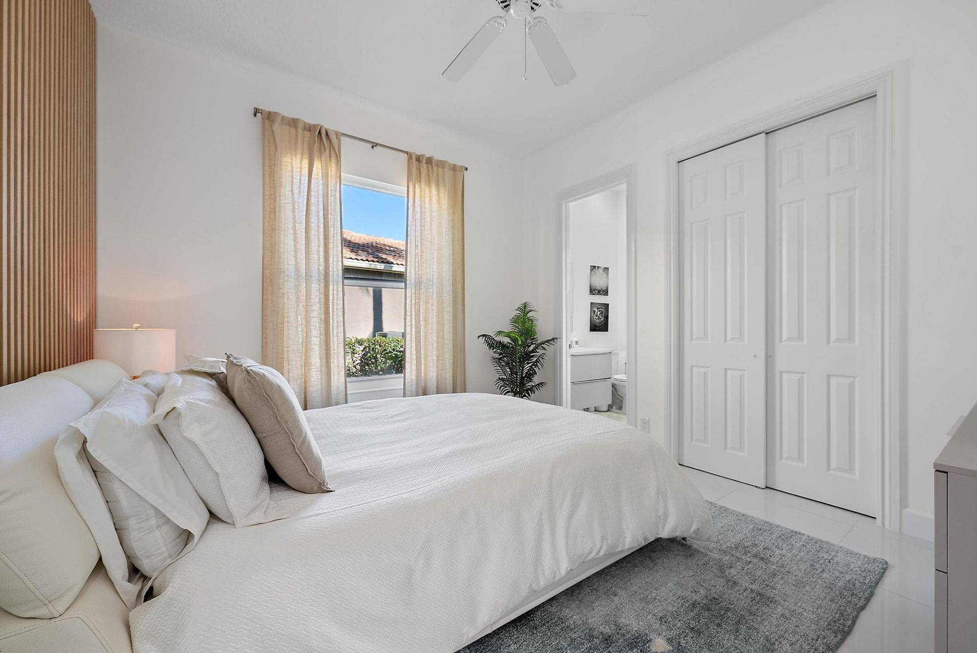 8988 Lakes Boulevard, West Palm Beach, FL 33412 Photo