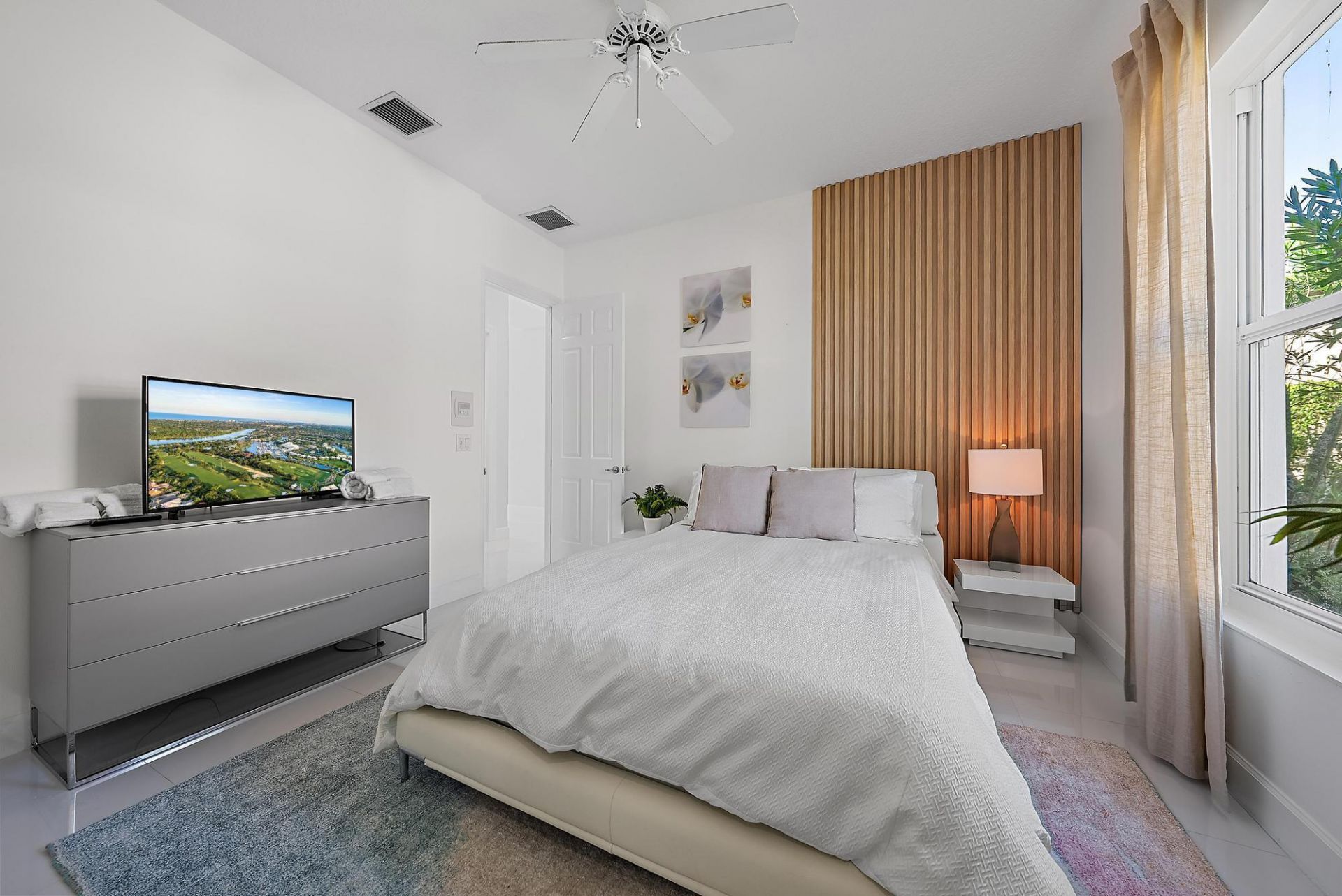 8988 Lakes Boulevard, West Palm Beach, FL 33412 Photo