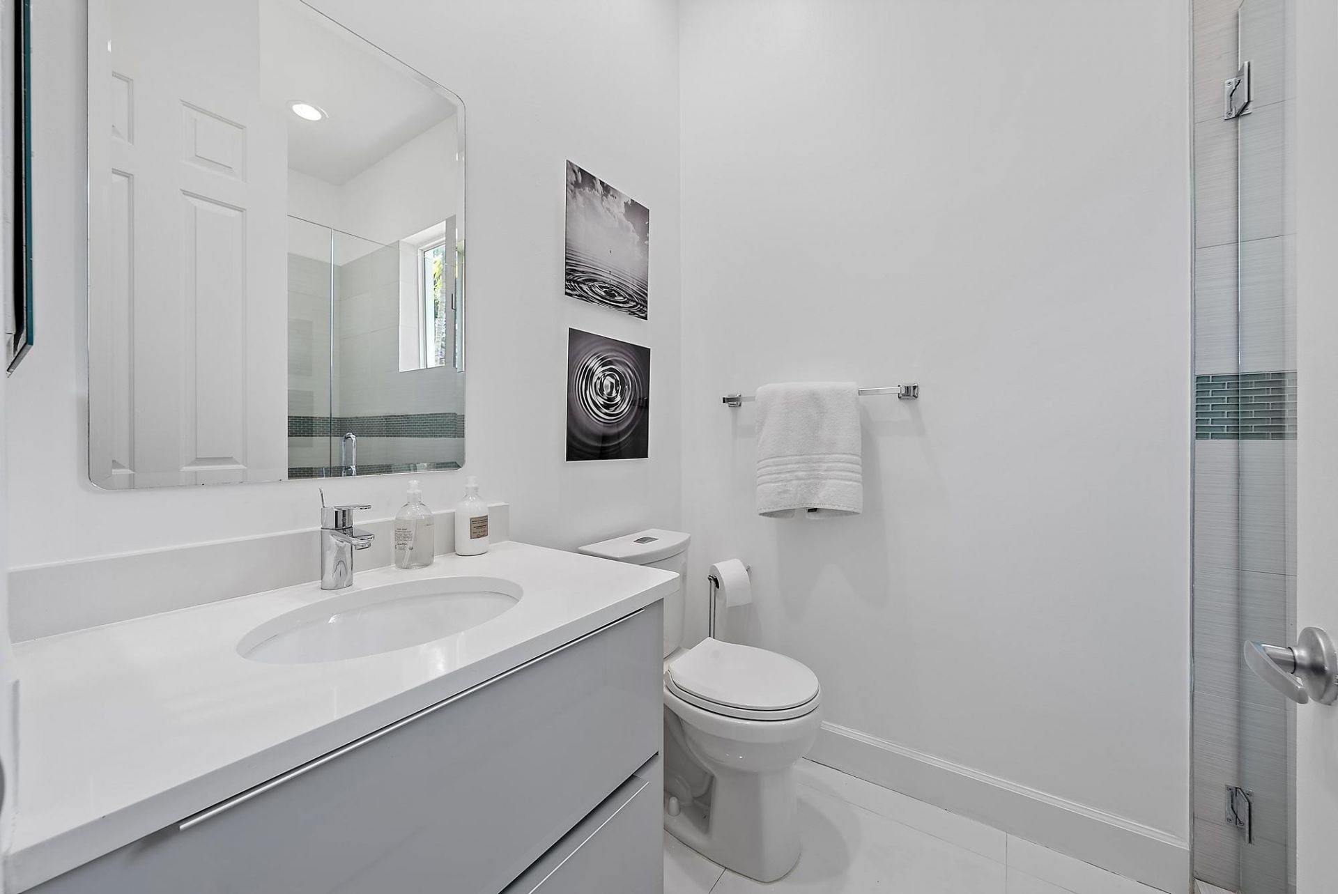 8988 Lakes Boulevard, West Palm Beach, FL 33412 Photo