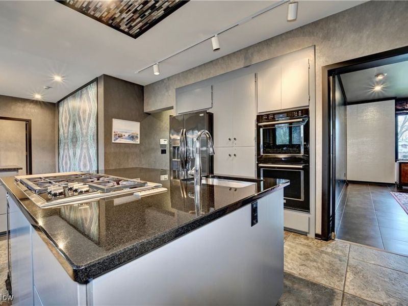 808 47th Street NE, Canton, OH 44714 Photo 2