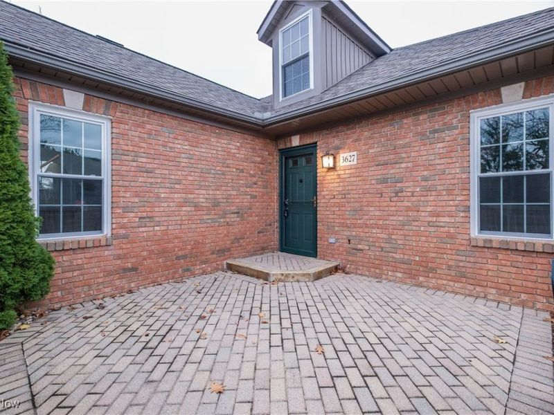 3627 Barrington Place NW, Canton, OH 44708 Photo 2