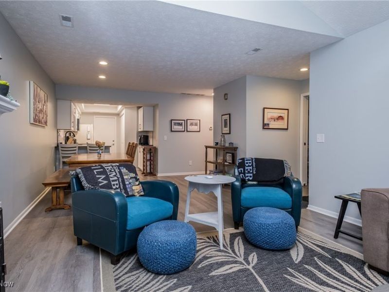 3627 Barrington Place NW, Canton, OH 44708 Photo 3