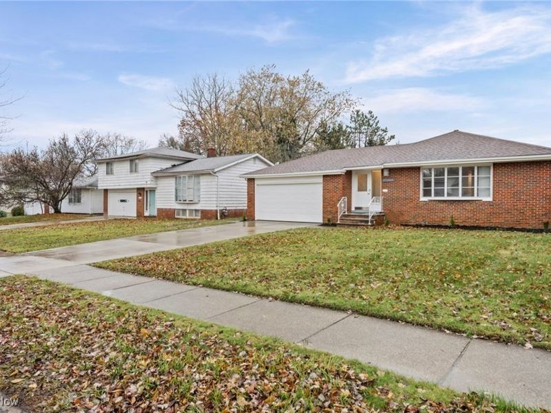 23409 Mccann Street, Cleveland, OH 44128 Photo 3