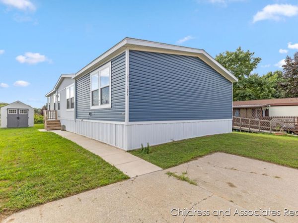 1824 Rhoda Street SE, Lowell, MI 49331