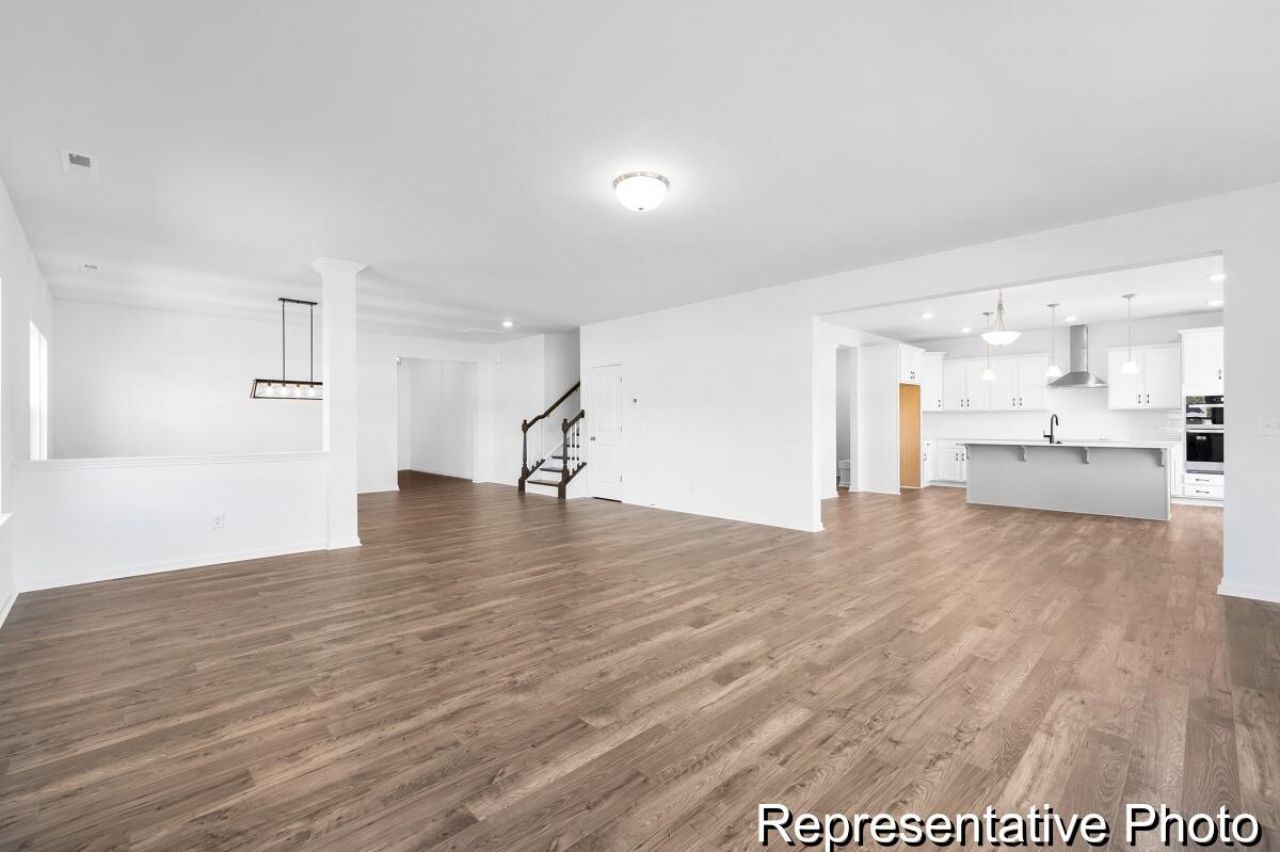 1033 Toland Drive Photo 4