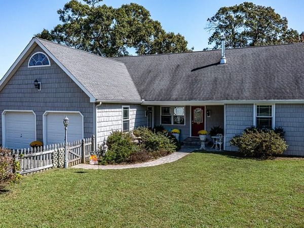 708 Queens Point Dr, LOCUST HILL, VA 23092