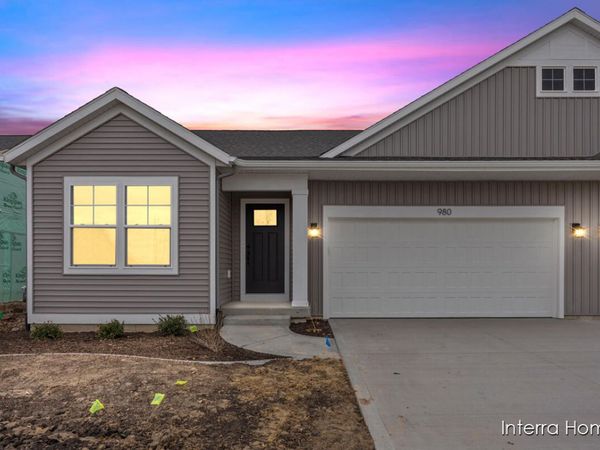 980 Scioto Drive NW, Unit 4, Comstock Park, MI 49321