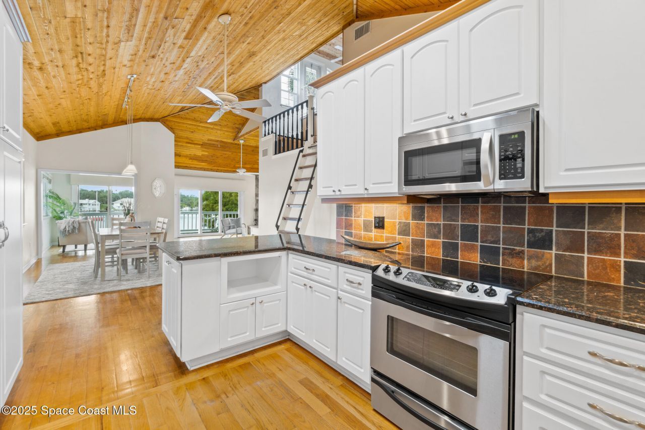 940 W Whitmire Drive, Melbourne, FL 32935 Photo