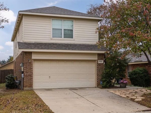 11929 Brown Fox Drive, Fort Worth, TX 76244