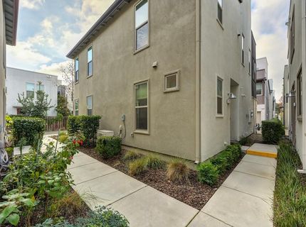 216 Box Ln, Sacramento, CA 95818 Photo