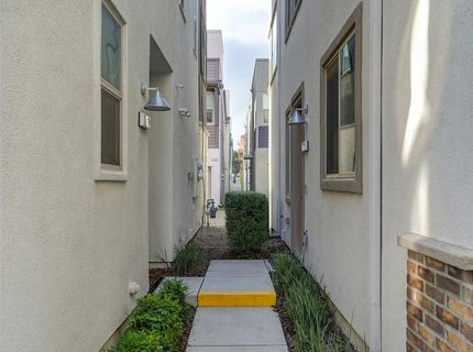216 Box Ln, Sacramento, CA 95818 Photo