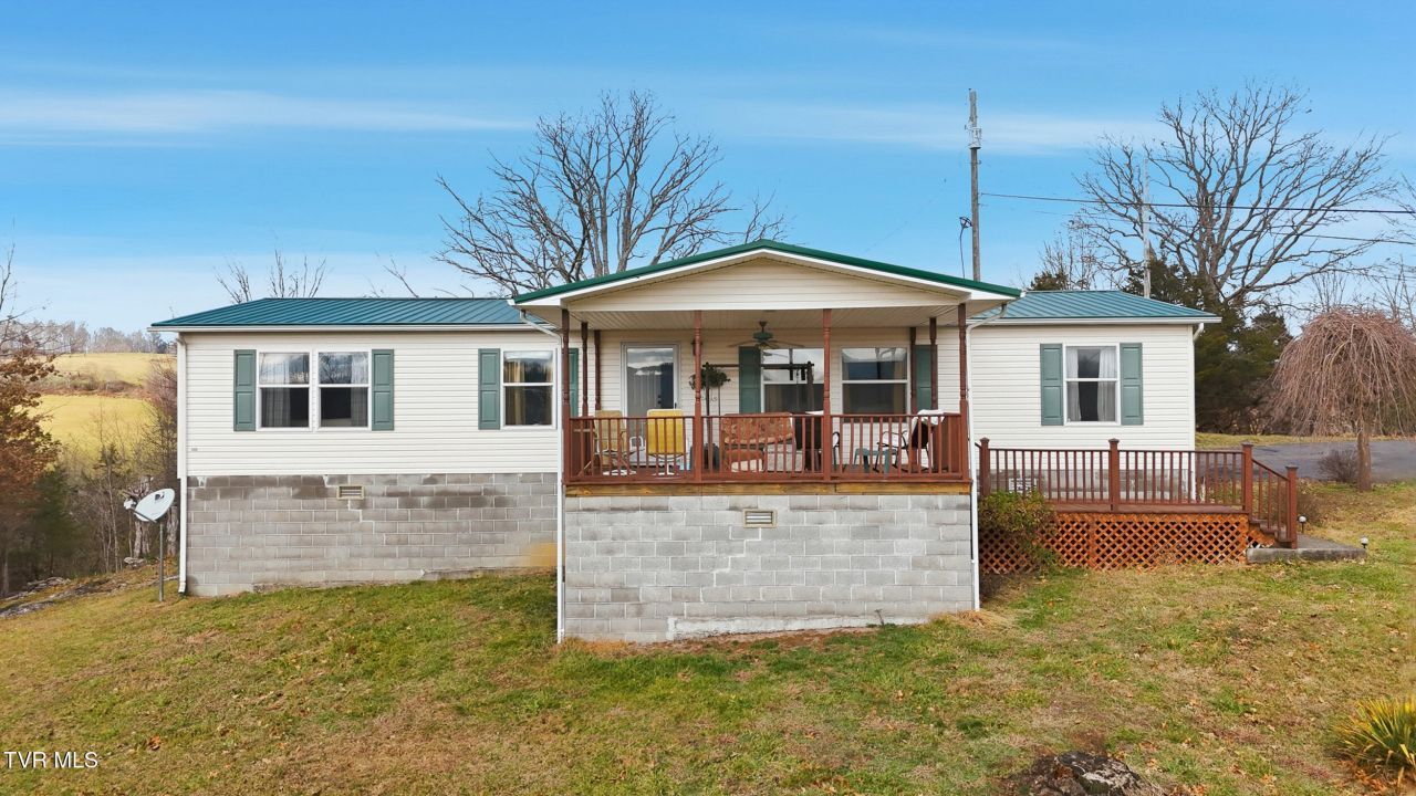 490 Courthouse Drive, Castlewood, VA 24224 Main Photo