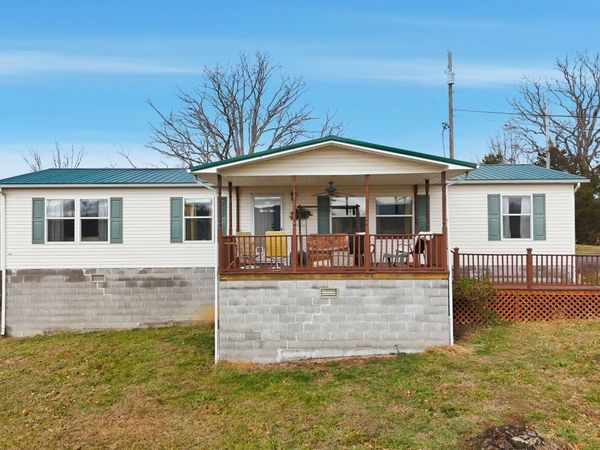 490 Courthouse Drive, Castlewood, VA 24224