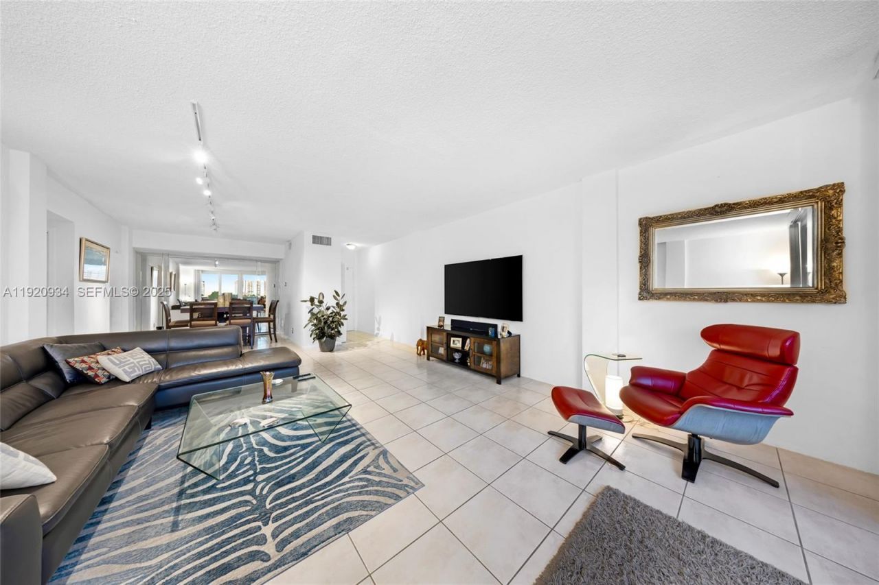 9381 E Bay Harbor Dr, Unit 504N, Bay Harbor Islands, FL 33154 Photo