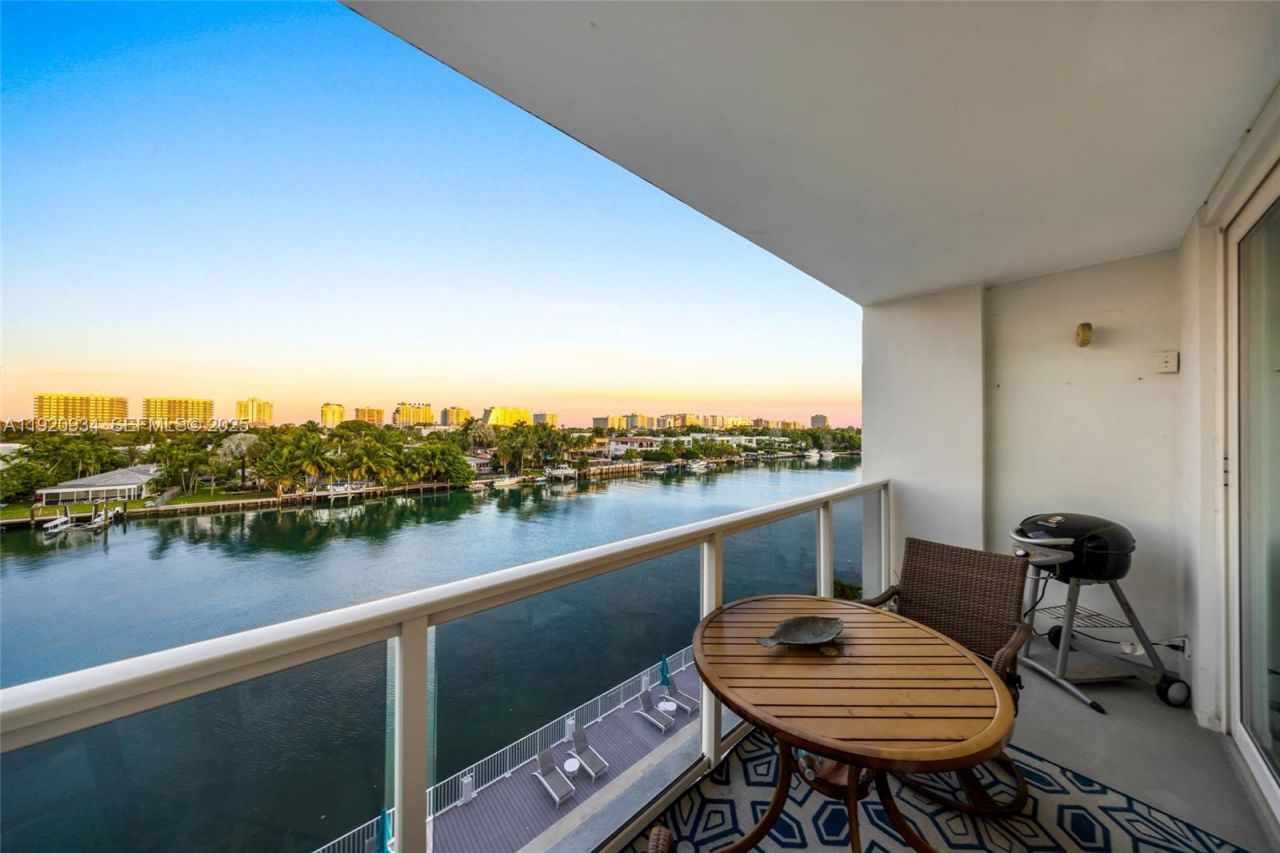 9381 E Bay Harbor Dr, Unit 504N, Bay Harbor Islands, FL 33154 Photo