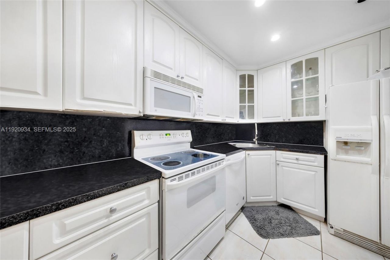 9381 E Bay Harbor Dr, Unit 504N, Bay Harbor Islands, FL 33154 Photo