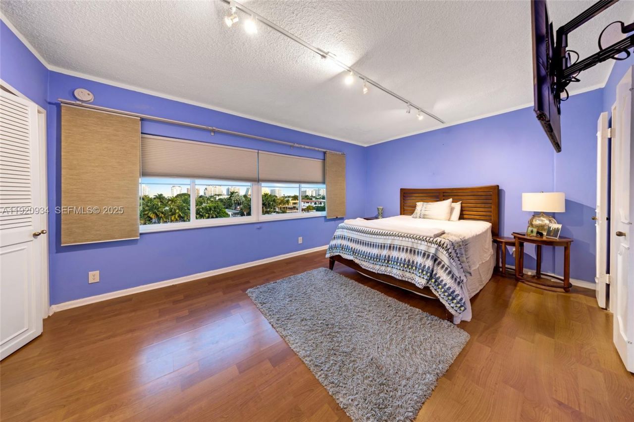 9381 E Bay Harbor Dr, Unit 504N, Bay Harbor Islands, FL 33154 Photo