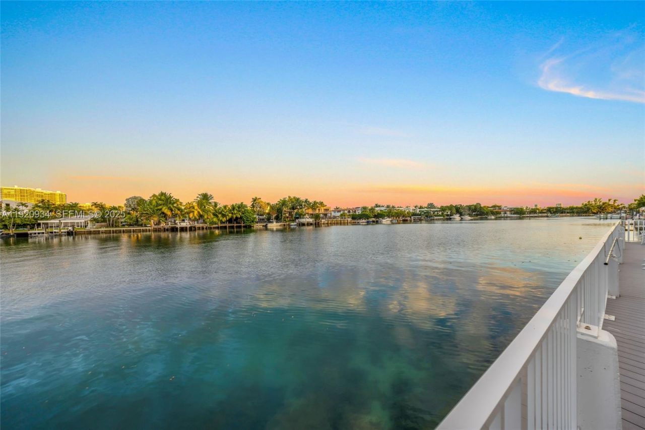 9381 E Bay Harbor Dr, Unit 504N, Bay Harbor Islands, FL 33154 Photo